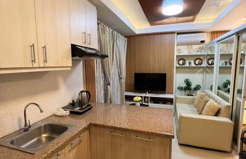 Poblacion District Condo | Messatierra Garden Recidences