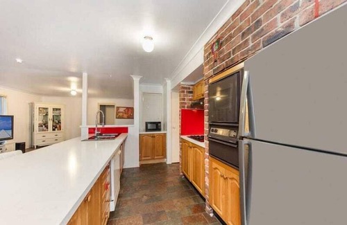 Castle Hill House | MetaWise Cozy Family Room3 in Shared Home Free Parking