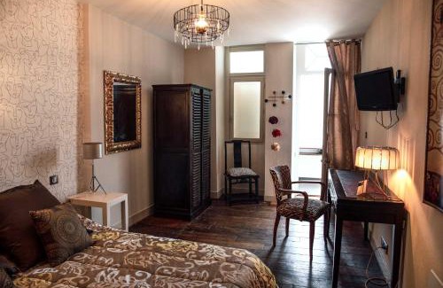 Oloron-Sainte-Marie Apartment | Meublé de tourisme Art§Vintage