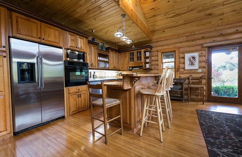 Michaywe House | Michaywe Log Home, Perfect For Large Groups