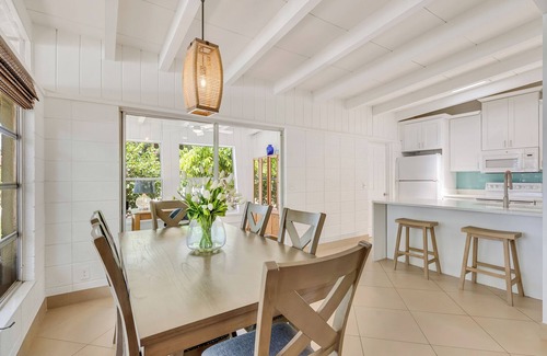 Southgate House | Mid-Century Bungalow By Arlington Park in South Gate, Central to Siesta and Lido