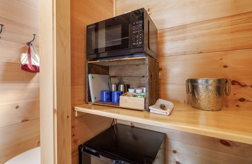 Sandy Point Cabin | Mid-Coast Maine cabin less than an hour from Acadia NP! New Sauna! Cabin #3 Pine