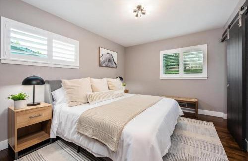 Alta Vista Area House | Mid-mod Marvel Central Game Rmwet Bar Patio