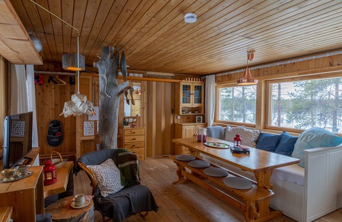 Inari Cabin | Midnight sun in Finnish Lapland