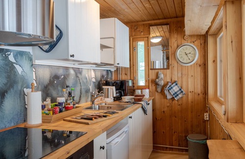 Inari Cabin | Midnight sun in Finnish Lapland