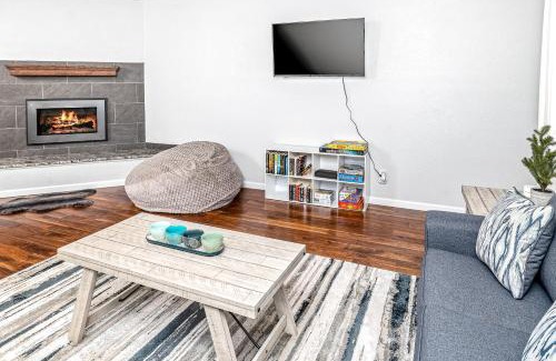 Tudor Area House | Midtown Anchorage Basecamp