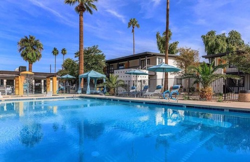 Maryvale Apartment | Midtown Apt | Pool, Firepit & Style
