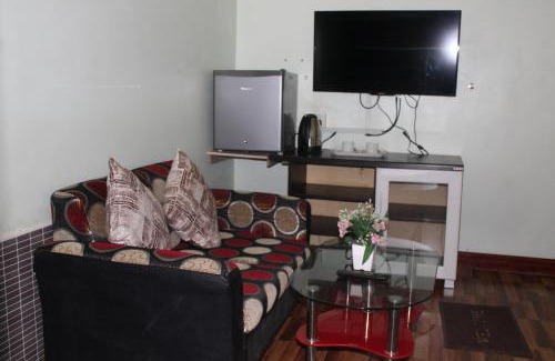 Thimarafushi House | Mikado Surf Camp