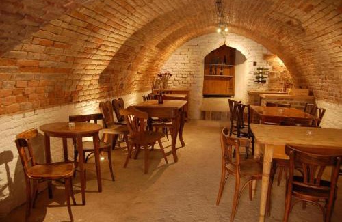 Mikulov Apartment | Mikulovský domeček s terasou, zahradou a vinným sklípkem