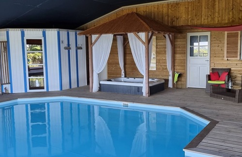 Pouzauges House | Mille Roses Gîte de caractère Near Puy du Fou - Indoor swimming pool, sauna and SPA