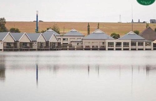 Emakhazeni Hotel | Millys Restaurant and Chalets