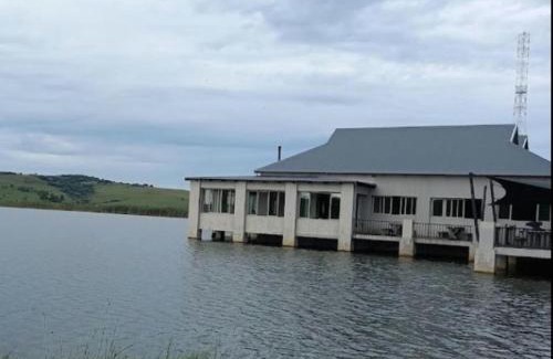 Emakhazeni Hotel | Millys Restaurant and Chalets