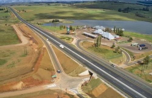 Emakhazeni Hotel | Millys Restaurant and Chalets