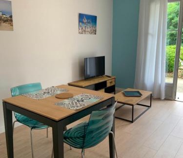 Plestan House | Mimosas