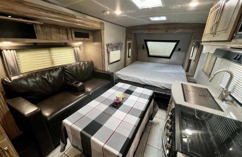 Guayabo Other | Mineral River Eco Caravan