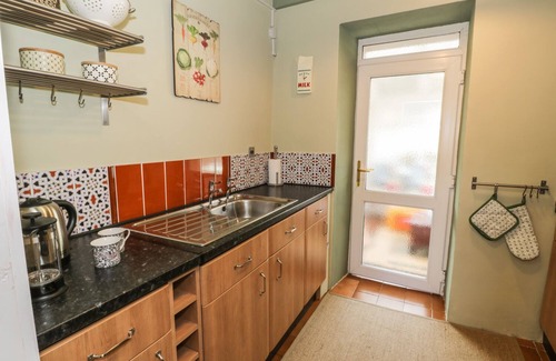 Rhiwbryfdir Cottage | MINERS COTTAGE, pet friendly, with open fire in Blaenau Ffestiniog