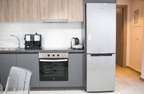 Loutraki House | Minimal residence near the beach