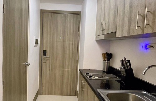 Highway Hills Condo | MINIMALIST, STYLISH, ELEGANT — AT FAME RESIDENCES