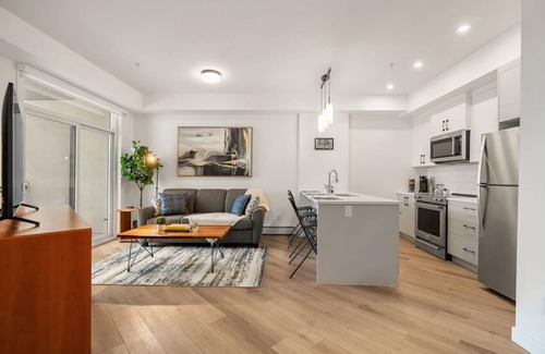 Springbank Hill Apartment | Minimum 6 Months » Fully Equipped Kitchen » AC