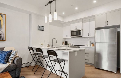 Springbank Hill Apartment | Minimum 6 Months » Fully Equipped Kitchen » AC