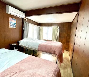 Hikone Villa | Minpaku SAKURA 民泊 戸建貸切 彦根城まで車10分 無料駐車場 普通2台小型1台