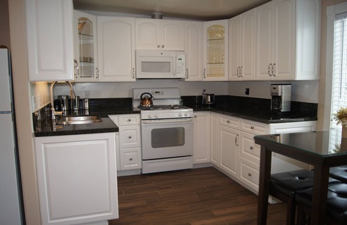 Sherman Heights Cottage | Mins. to DT, Zoo, Conv Ctr, Beaches, Balboa Park, Airport. Families welcome!