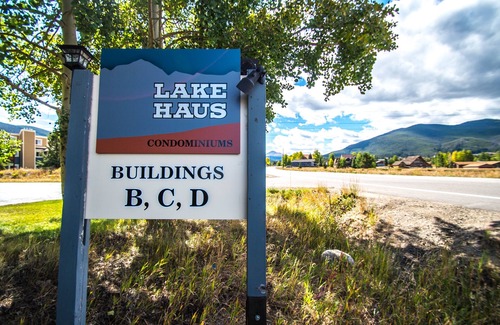 Summit Cove Condo | Minutes From Fun-come Relax And Have A Blast! Flexible Cancellation 1 Bedroom Condo by RedAwning