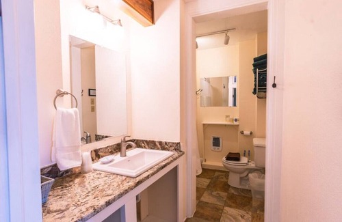Centennial Apartment | Minutes from Skiing & Hiking
