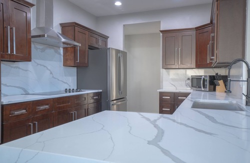 Glendale House | Minutes to Cardinal stadium . West Gate also minutes away for eating and fun.