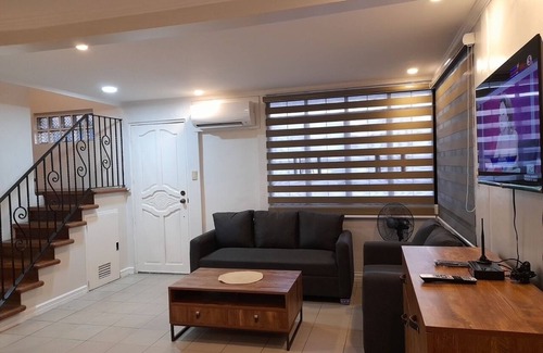 Binan City House | Minutes to Enchanted Kingdom park and Tagaytay -Great for Staycation!