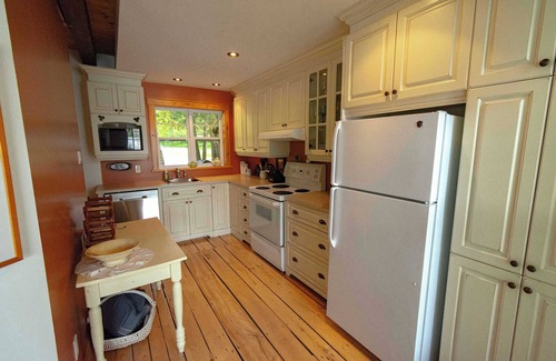 Dudswell Ski Chalet | Mirror Lakefront and SPA - A Fleur D'eau