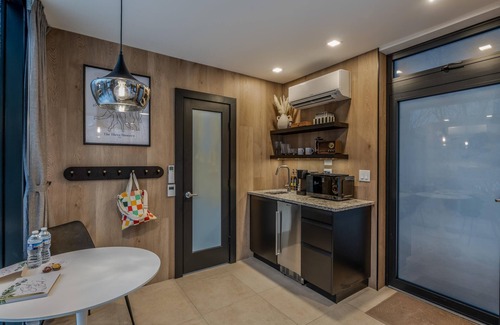 Mercersburg Ski Chalet | Mirror Villas - Modern Retreat with private hot tubs and mountain view