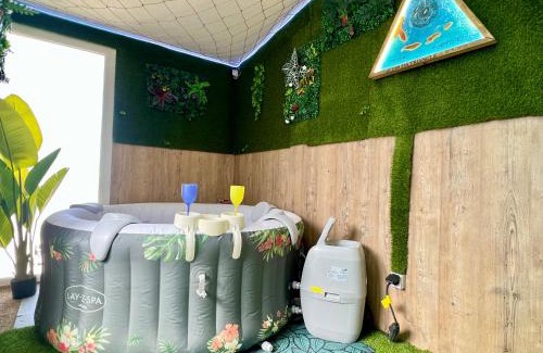 Chasseneuil-du-Poitou House | MissionScope Maison avec Jacuzzi à 5 min du Parc