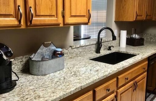 Pawhuska House | MJ'S BUNKHOUSE #1