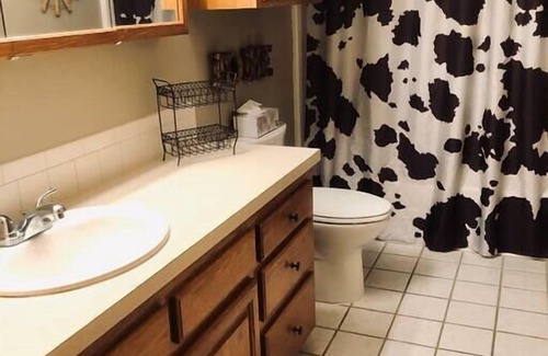 Pawhuska Apartment | MJ’S BUNKHOUSE #3