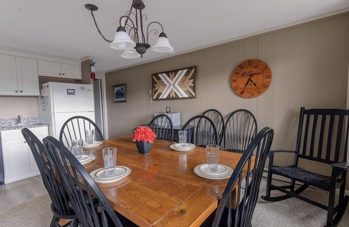 Snowshoe Condo | ML 161: Spacious 3BR summer getaway. New deck and mins to bike trails!