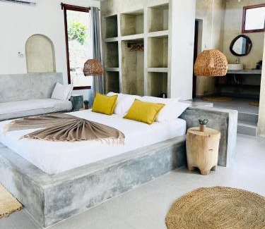 Pingwe Hotel | Mnana Beach Bungalows