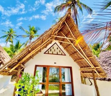 Pingwe Hotel | Mnana Beach Bungalows