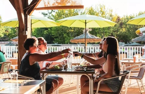 Villereal House | Mobile-home | Comfort | 2 Bedrooms | 4 pers. | Raised terrace | A/C