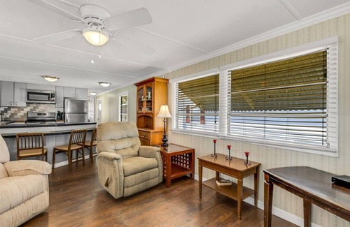 South Bradenton House | Mobile home rental 3 month minimum,