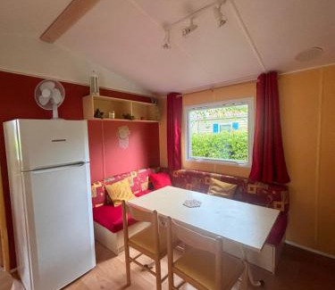 Saint-Gerons Ski Chalet | Mobilhome au bord du lac