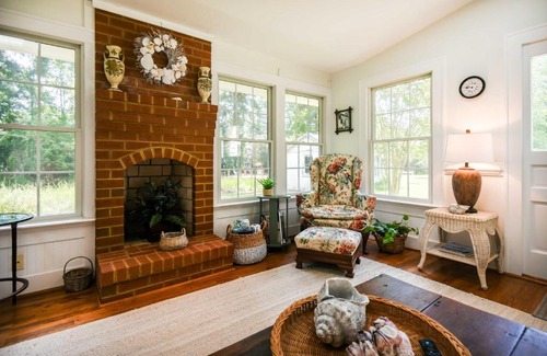 Bohannon House | Mobjack Bay Rental on Private Cove!