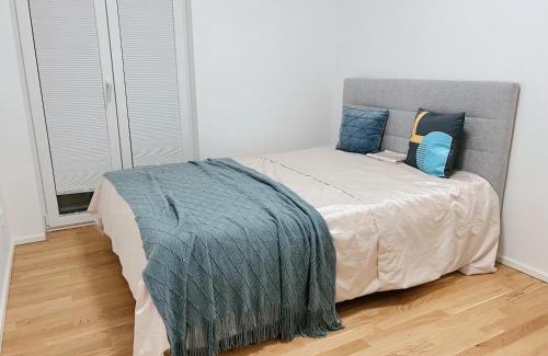 Neuehrenfeld Apartment | Moden Apartment in central cologne with free parking