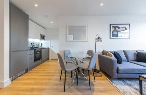 East Grinstead Apartment | Modern 1 Bedroom Apartment in East Grinstead