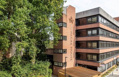 East Grinstead Apartment | Modern 1 Bedroom Apartment in East Grinstead
