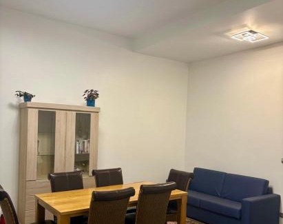 Koekelberg Apartment | Modern 1 bedroom and sofa bed stay