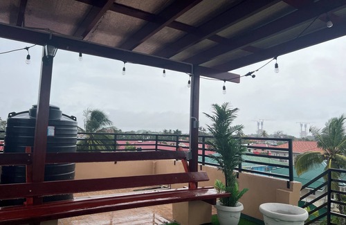 Georgetown Apartment | Modern 1-bedroom apartment with AC, WiFi, rooftop just outside GT