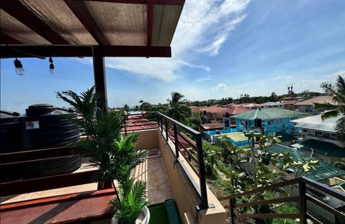 Georgetown Apartment | Modern 1-bedroom apartment with AC, WiFi, rooftop just outside GT