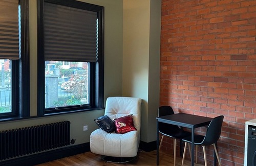 Glasnevin Apartment | Modern 1-Bedroom Apartment in a Period Home, Next to Dublin’s Botanical Gardens