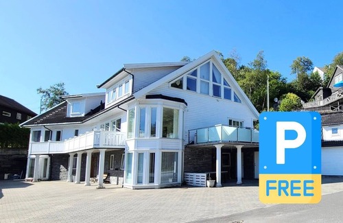 Laksevag Villa | Modern! 10min to everything